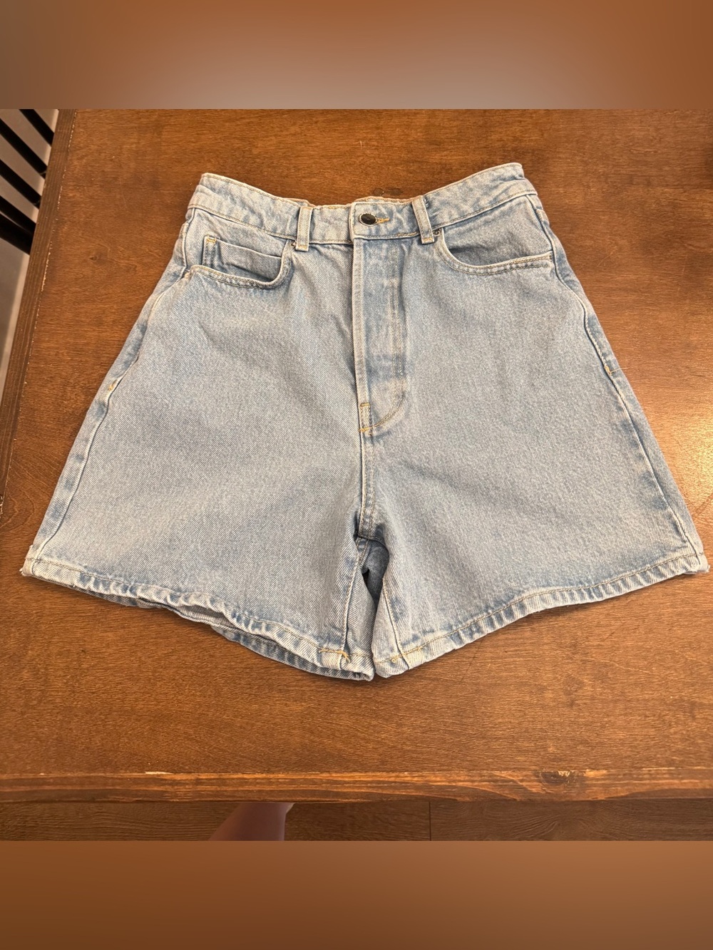 Light Wash Zara Mom Short